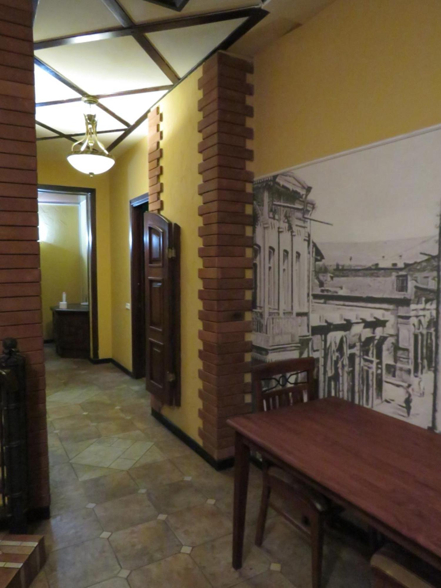 Hostel Jan In The Very Center يريفان المظهر الخارجي الصورة